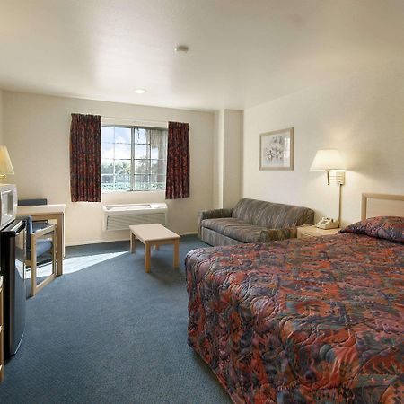 Days Inn by Wyndham Riverside Tyler Mall Værelse billede