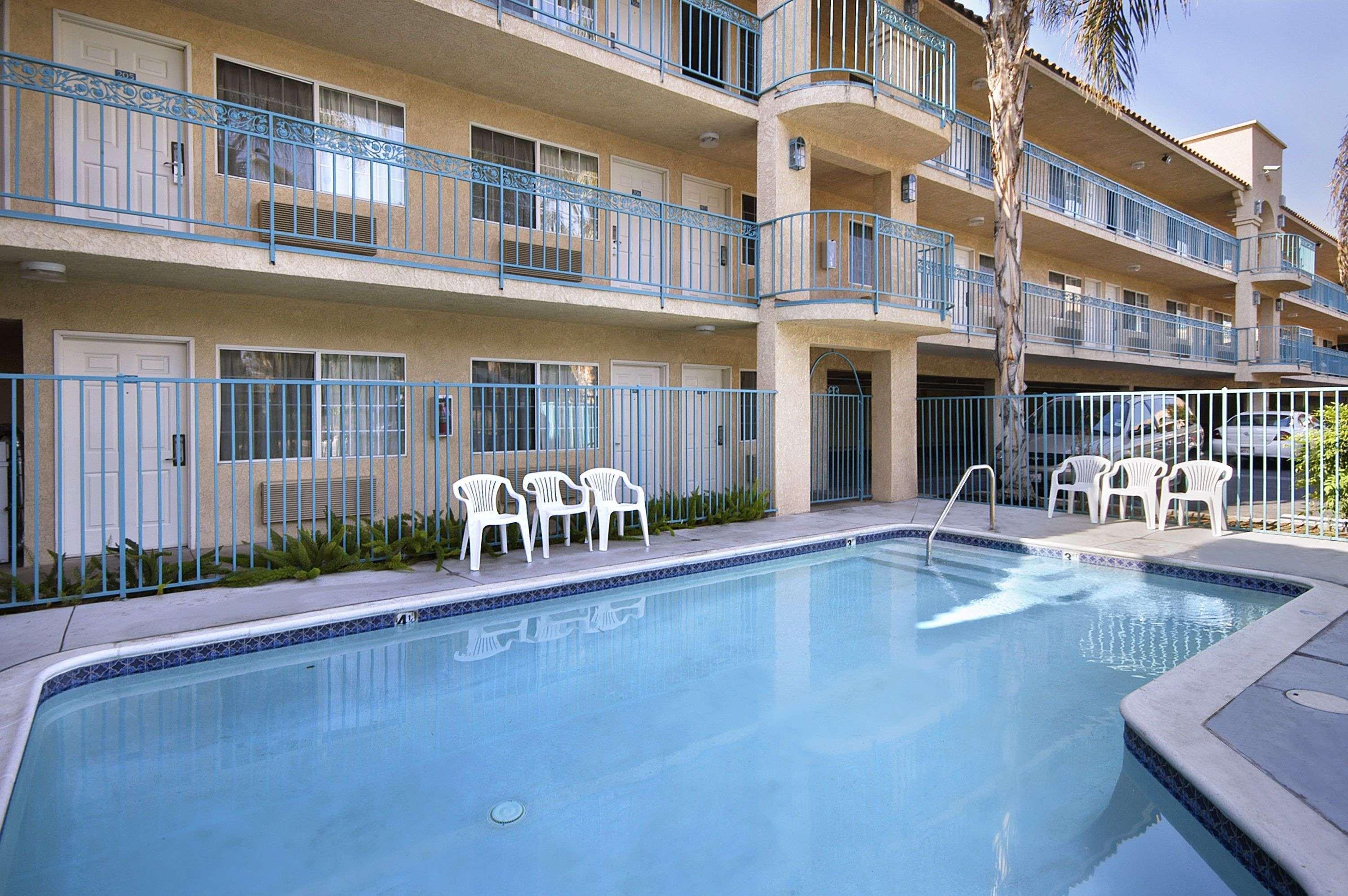Days Inn by Wyndham Riverside Tyler Mall Eksteriør billede